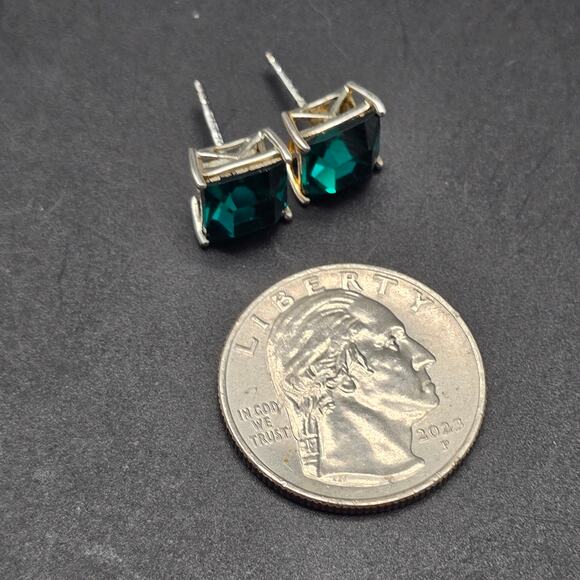 Sterling Silver Green Glass Stud Earrings Posts 925 - Picture 7 of 8